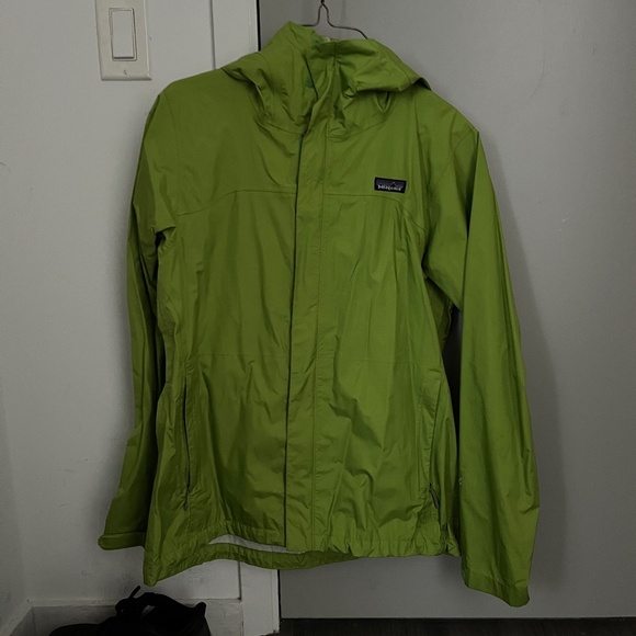 Patagonia Raincoat - Picture 1 of 6